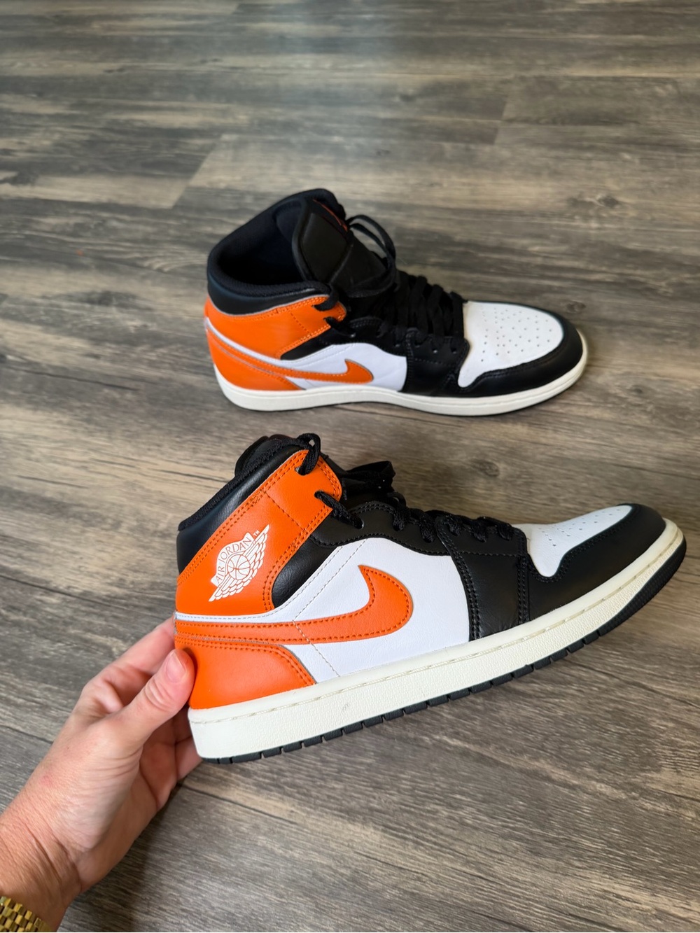 Air Jordan 1 Mid DQ8426-801 Men’s 8.5 Black White Orange Starfish Sneakers